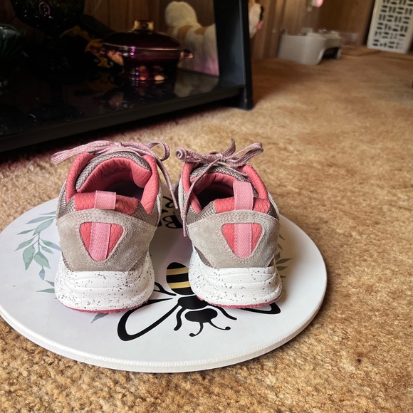 Ryka women’s Sky Walker Trail sneakers tan pink color with memory foam insoles. - Picture 3 of 17